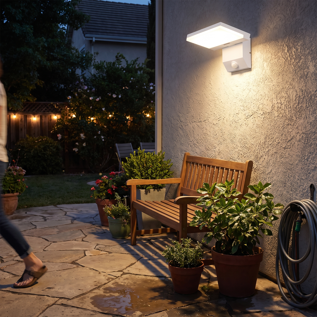LumiFold Outdoor Wall Light